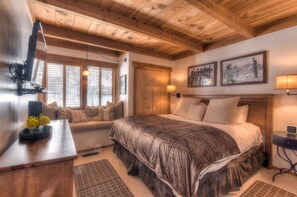 3 bedrooms, iron/ironing board, WiFi, bed sheets - Granlibakken Retreat | Near Tahoe Beach! (Tahoe City)