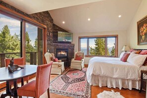 5 bedrooms, iron/ironing board, WiFi, bed sheets - Luxury Mountain Chalet | Deck w/ BBQ & Lake Views (Tahoe City)