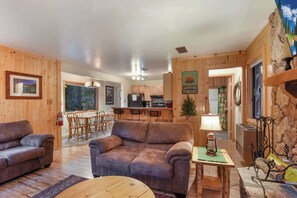 TV, fireplace, DVD player