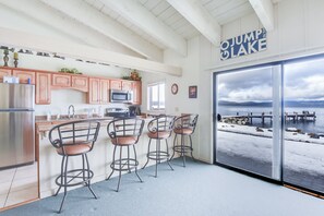 Fridge, microwave, oven, stovetop - Waters Edge Vista | HOA Pool & Pier Access (Tahoma)