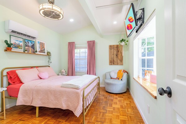 1 chambre, fer et planche à repasser, accès au Wi-Fi (inclus)