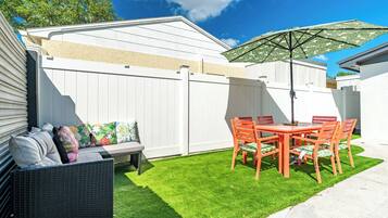 屋外ダイニングエリア