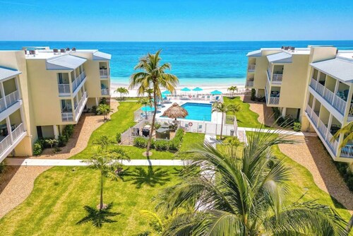 *NEW* Finer Things-Beach/Pool