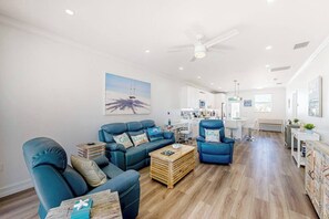 TV - *NEW* Finer Things-Beach/Pool (Key Colony Beach)