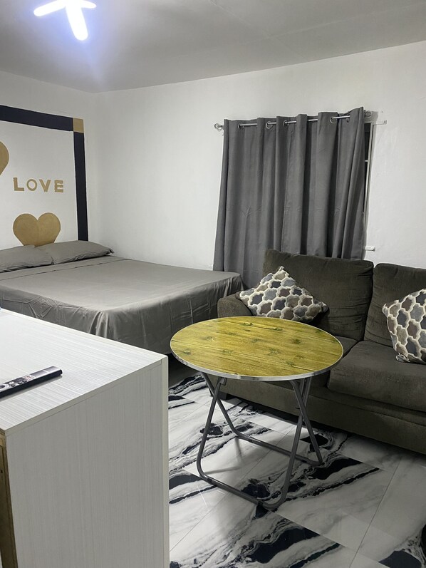 1 bedroom, in-room safe, desk, iron/ironing board