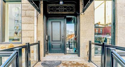 Trendy, Newly Renovated Apartment in Downtown Hamilton!