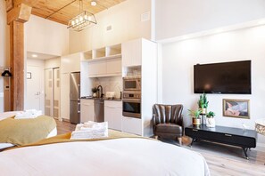 1 bedroom, desk, iron/ironing board, free WiFi - The Wallace Suite - Stratford (Stratford)