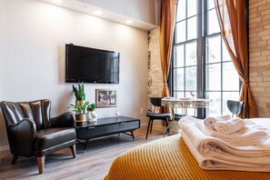 1 habitación, escritorio, tabla de planchar con plancha y wifi gratis 