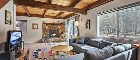 TV, fireplace, offices