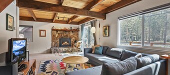 Christmas Valley Chalet | Tahoe Adventure Awaits!