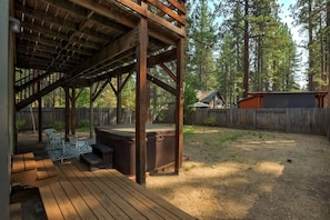 Terrace/patio - Paloma Place - Hot Tub | Game Room | Pool Table (South Lake Tahoe)