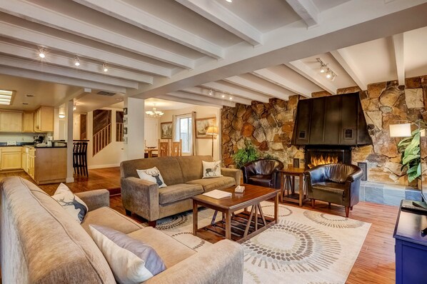 TV, fireplace, DVD player