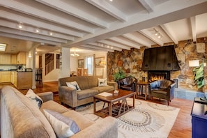 TV, fireplace, DVD player - Paloma Place - Hot Tub | Game Room | Pool Table (South Lake Tahoe)