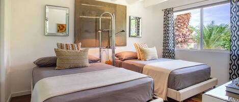 3 室のベッドルーム、アイロン / アイロン台、旅行用ベビーベッド、WiFi (無料)