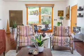 Interior - Navarro Nights - Gorgeous 3BD with Saltwater Pool and Mountain Views #106267 (La Quinta)