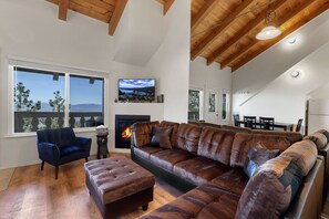 Televisión, chimenea