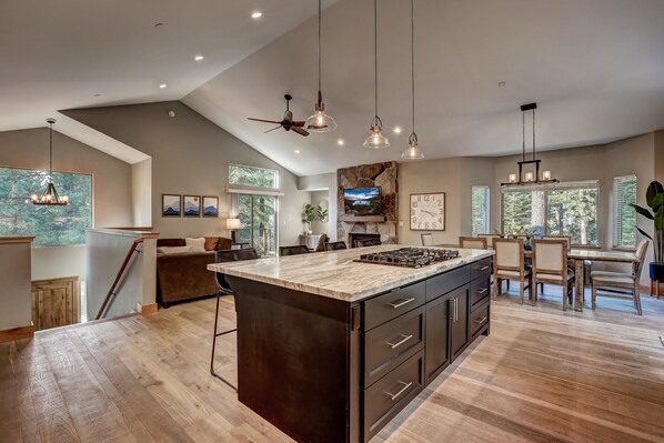 Interior - It's a Sierra State of Mind - Family Fun! (South Lake Tahoe)