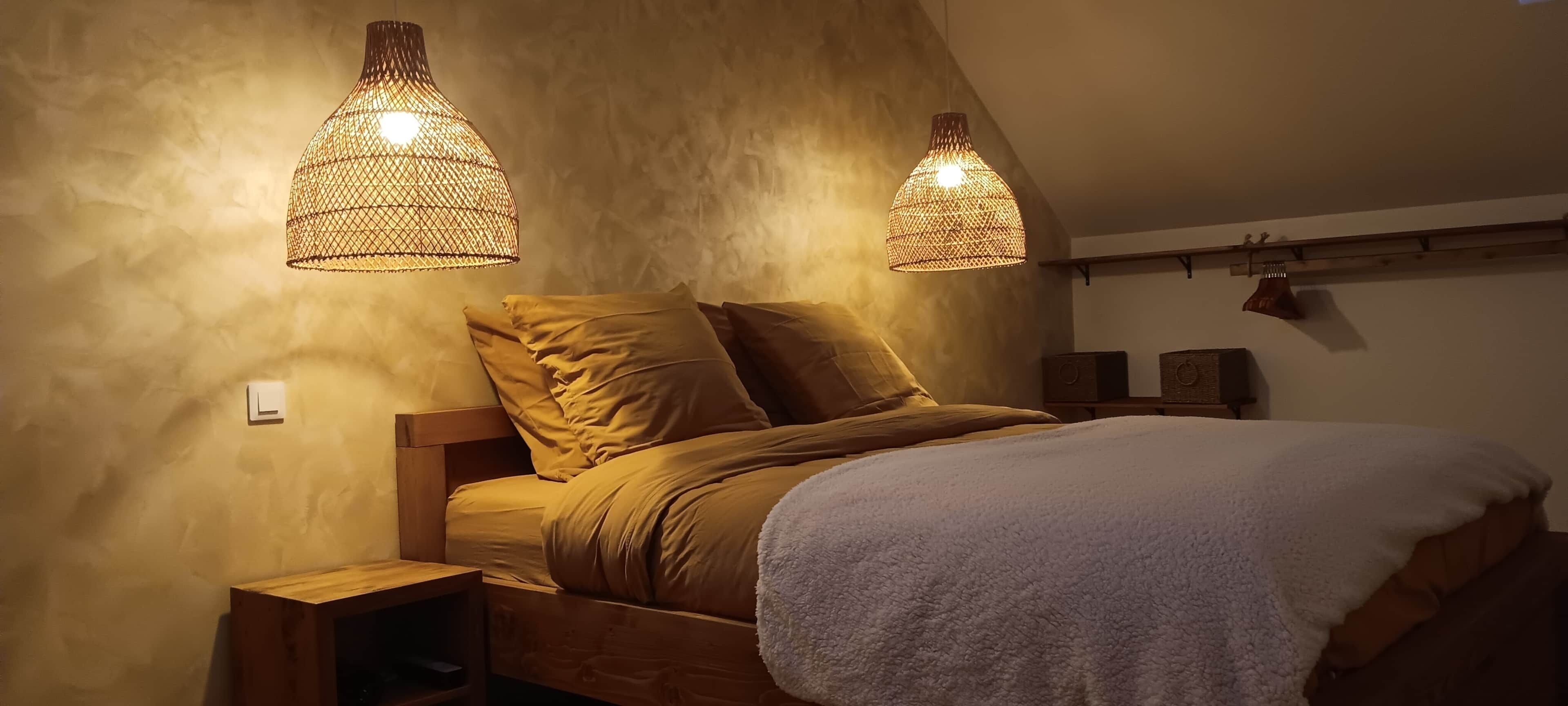 2 slaapkamers, een bureau, een strijkplank/strijkijzer, wifi