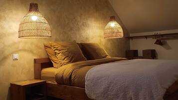 2 slaapkamers, een bureau, een strijkplank/strijkijzer, wifi