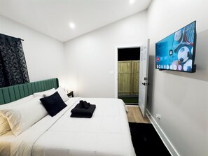 House | 2 bedrooms, iron/ironing board, free WiFi - Cozy Retreat  (Douglasville)