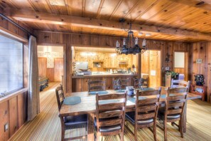 Dining - Zephyr Cove Cabin - Walk to lake and beach (Zephyr Cove)