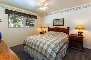 3 chambres, fer et planche à repasser, Wi-Fi, draps fournis