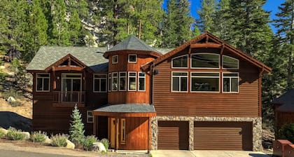 Heavenly Mountain Chalet - Skiing, Pets, Hot tub