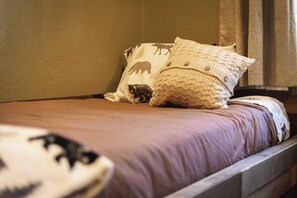 3 bedrooms, WiFi, bed sheets