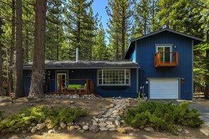 Exterior - The Blue Lake House - Family fun Abound (South Lake Tahoe)