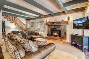 Télévision, cheminée