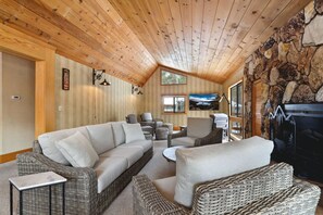 TV - Tahoe Forest Chalet – 3BR House w/ AC! (Stateline)