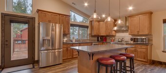 Silver Pines - Private home on the Meadow