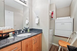 Douche, séchoir à cheveux