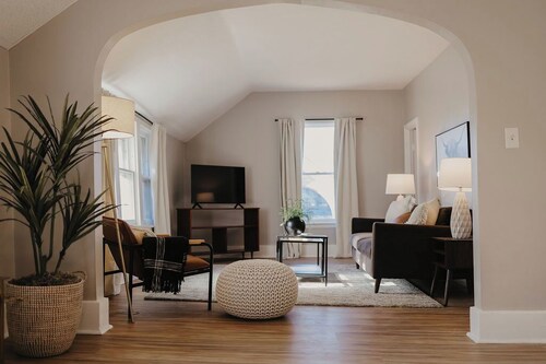 Charming 2-bedroom upper apartment in fabulous downtown Saint Charles, MN.