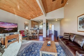 TV, fireplace - Scenic Escape - BEST views of Lake Tahoe! (Stateline)