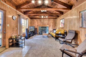 Tv, pejs, videospil, dvd-afspiller