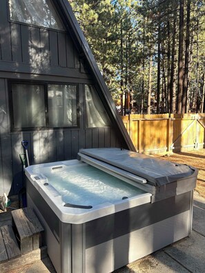 Outdoor spa tub - Heavenly Hollow | A-Frame Cabin in South Lake Tahoe! (South Lake Tahoe)