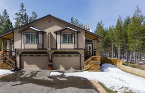 Exterior - Moonlight Ridge - 30+ Day Vacation Home Rental (South Lake Tahoe)