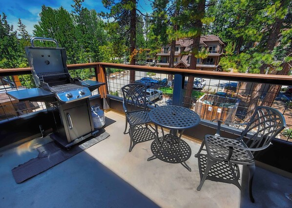 屋外ダイニングエリア