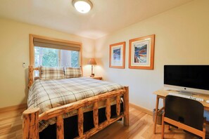 6 bedrooms, WiFi, bed sheets