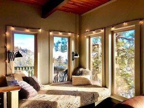 3 chambres, fer et planche à repasser, Wi-Fi, draps fournis
