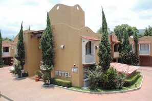 Front of property - HOTEL REAL OCOTEPEC (Cuernavaca)