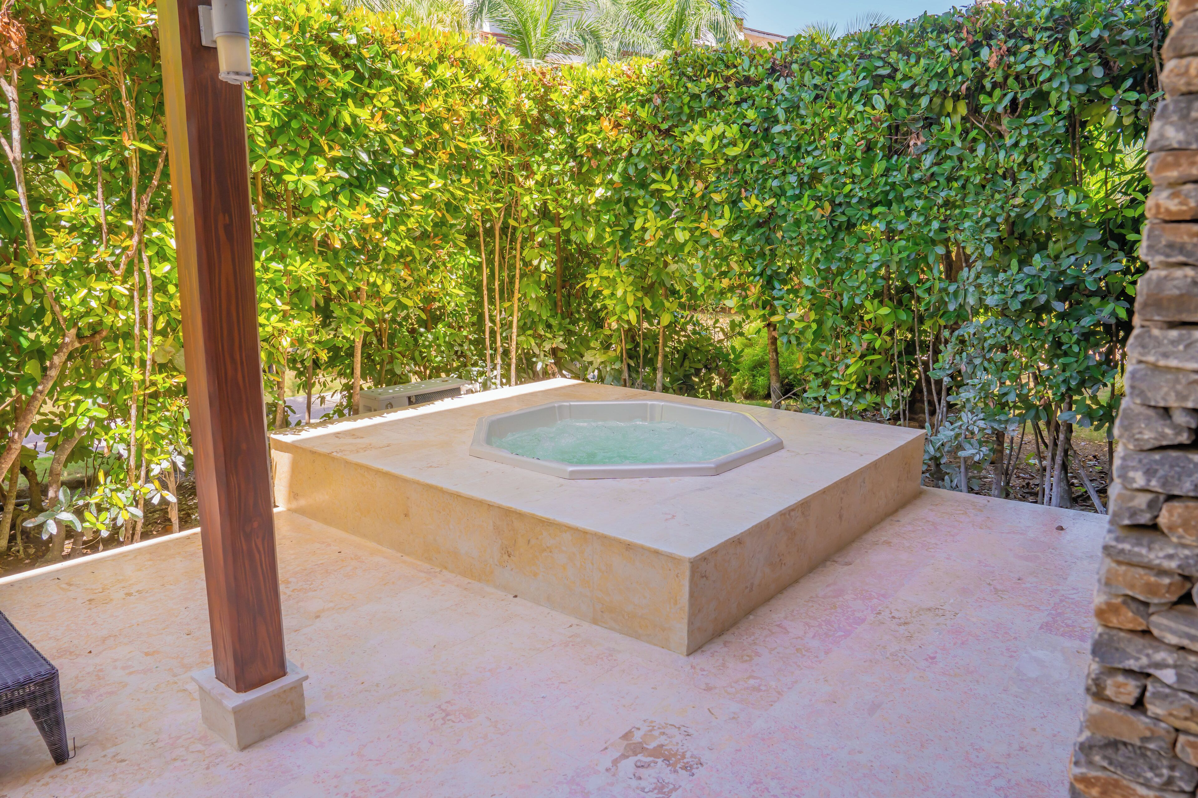 Bain à remous extérieur