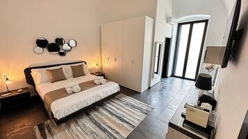 Blackout curtains, iron/ironing board, free WiFi