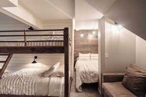 4 bedrooms, WiFi, bed sheets
