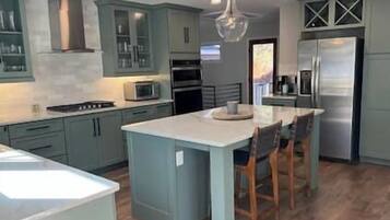 Køleskab, mikrobølgeovn, ovn, opvaskemaskine