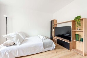 Iron/ironing board, WiFi, bed sheets - Jardin du Luxembourg-10min & Close to Montparnasse (Paris)