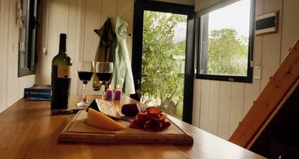 Eco TinyHouse with beautiful view and air conditioning