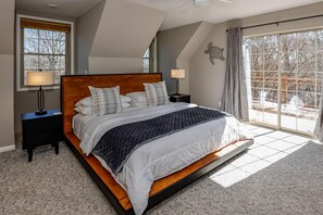 5 bedrooms, iron/ironing board, internet, bed sheets - The Lure Lux: Theater Room + Pool Table + Hot Tub! (Lake Lure)