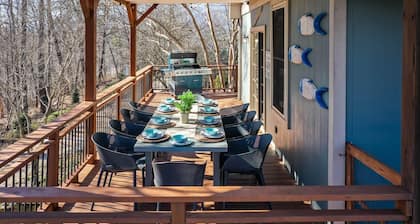 The Lure Lux: Theater Room + Pool Table + Hot Tub!